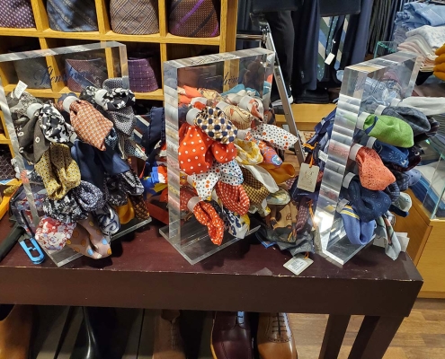 italian men's clothing accessories ties, socks, belts, shirts, ascots, scarfs, gloves